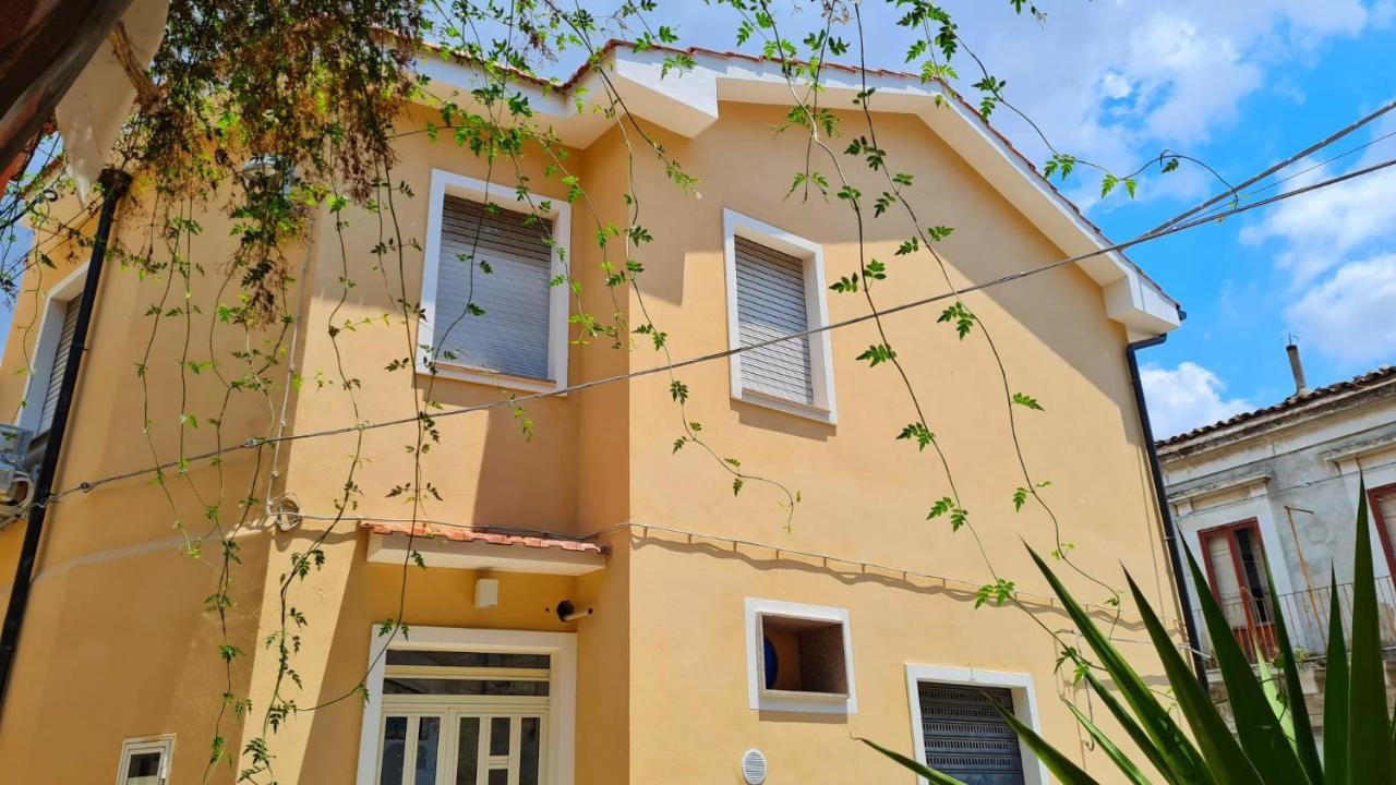 Casa Vacanze La Melagrana Modica Buitenkant foto
